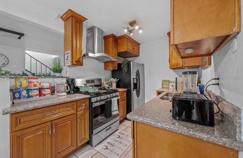 National City House | Garage, Gated Yard, near SD Gaslamp, DT, 4BR/2Bth