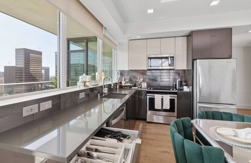 East Village Apartment | Gaslamp 2-bedroom apartment in with Luxury Amenities
