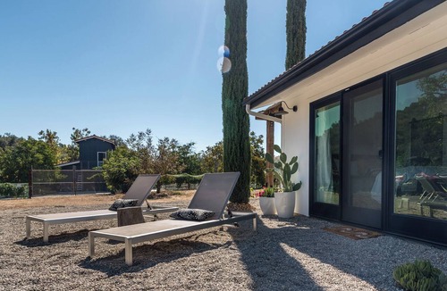 Paso Robles House | Gated Vineyard Ranch + Fire Pit | Paso Robles | Cocavin Carriage House