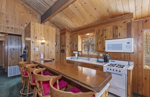Upper Moonridge Cabin | Gingerbread Crossing by Destination Big Bear : Supreme Setting from this Woodsy 3 Bedroom Single Story Cabin! Spa!
