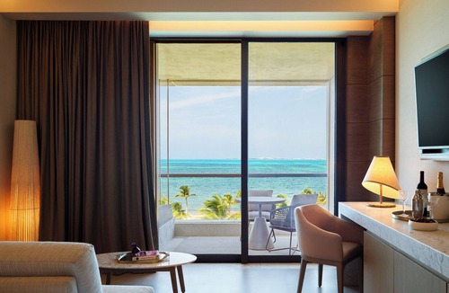 Punta Sam Hotel | Golfside Beach Retreat with Spa & Swim-Out Accommodations