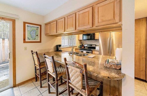 Lake Forest Condo | Gorgeous Tahoe Condo- pools tennis, pickleball , walk to the beach!