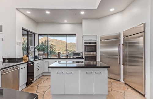 Pinnacle Peak Heights House | Group Retreat with Indoor Basketball, Stunning Views, Pool & Putting Green