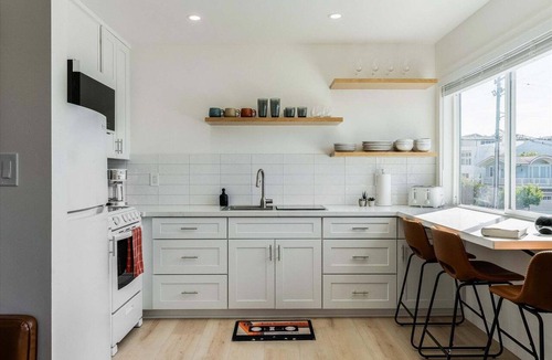 Avila Beach Condo | Hang Ten at the Studio! Vibe in This Groovy Avila Beach Studio Condo!