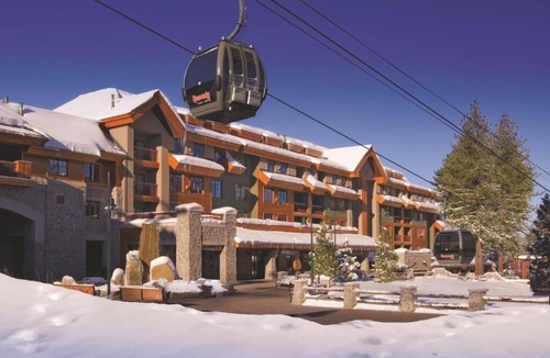 Lakeside Park Condo | Heavenly Village - Grand Residence-Studio Condo with kitchen & private hallway.