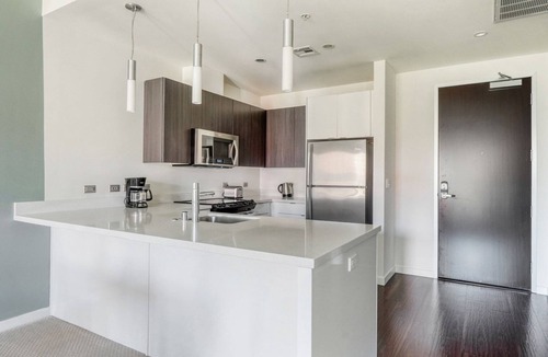 The Villas Apartment | Hip Santana Row 1BR w/BBQ, Pool & Gym, nr Target, by Blueground