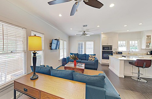Flamingo Parks House | Historic Yellow Finn
