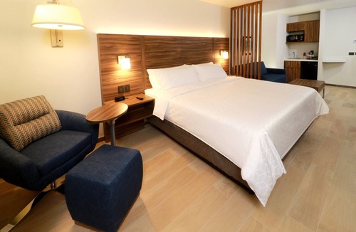Downtown Hotel | Holiday Inn Express & Suites Playa Del Carmen by IHG