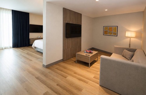 San Nicolas de los Garza Hotel | Holiday Inn Express And Suites Monterrey Sendero