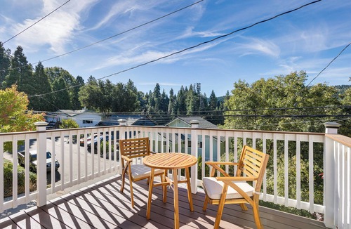 Crestline House | Home w/2 Decks - 2 Mi to Lake Gregory Dog Park!