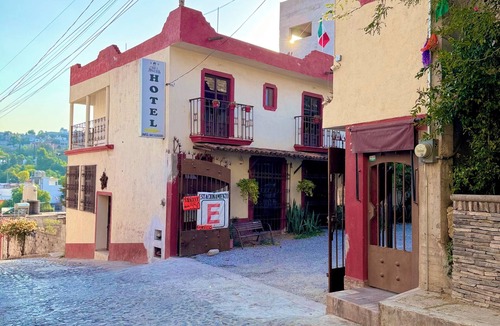Bernal Hotel | Hotel Casa de los Abuelos