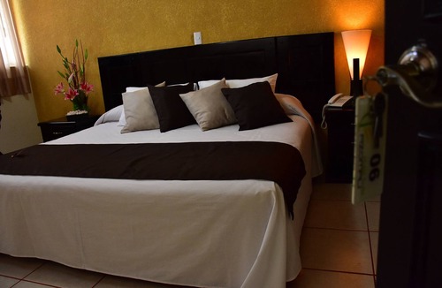 Tula de Allende Hotel | Hotel Suite Azomali