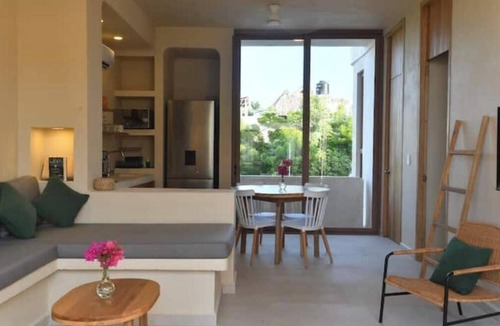 Barra de Colotepec House | House for 10: La Punta La Punta Starlink Jacuzzi Swimming Pool