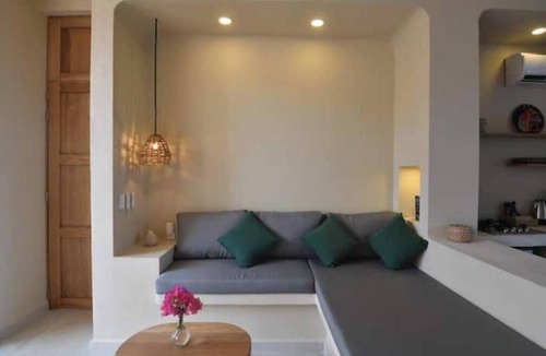 Barra de Colotepec House | House for 10: La Punta La Punta Starlink Jacuzzi Swimming Pool