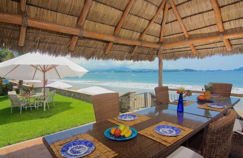 Manzanillo House | House right on sandy Miramar Beach