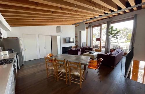 Santa Maria Ahuacatlan House | House with lake view, ideal for family