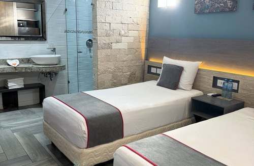 Centro Hotel | ILLUSION XPRESS Downtown Playa