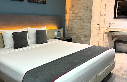 Centro Hotel | ILLUSION XPRESS Downtown Playa