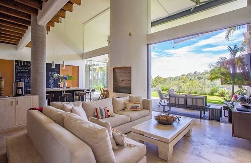 Cuernavaca House | IN THE WATER FOREST * HOT JACUZZI INCLUDED
