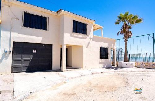 Verdugo House | InTown Beach front condo - Casey`s condo 1