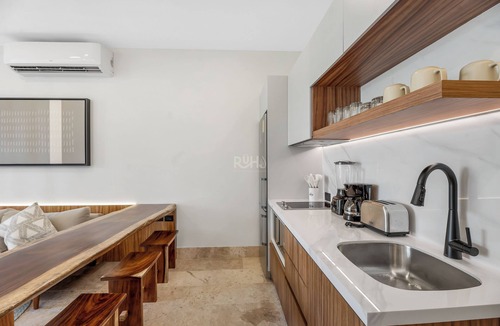 Luis Donaldo Colosio Apartment | Ixuh Ocean Front 5 Ave Playa del Carmen