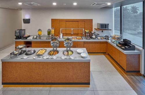 Zona Paseo Montejo Hotel | King Room w/ Breakfast | Pool Near Paseo Montejo