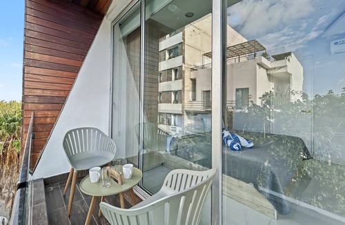 Luis Donaldo Colosio Apartment | King-size w/balcony 5-min walking to beach & 5th