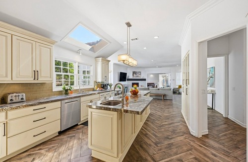 Country Club House | La Jolla Lifestyle Villa with Pool, Spa & Sports