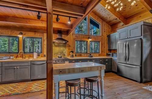 Chamberlands House | Laid-Back Tahoe Stay | Near to Lake & EV Charger!