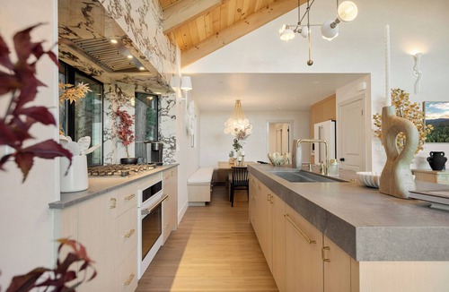 Cedar Glen Cabin | Lake views, hot tub, fire pit & fireplace, EV charger, bbq, shuffleboard, & more