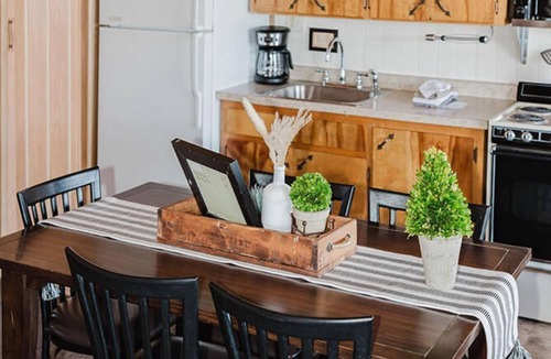 Ridgedale Cabin | Lakefront Cabin #7 - Steps from Table Rock Lake at Happy Hollow Resort