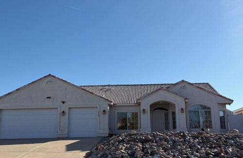 Sunridge Estates House | Large 3-bedroom Pool Home in Bullhead City close to the Casinos, Lake and River