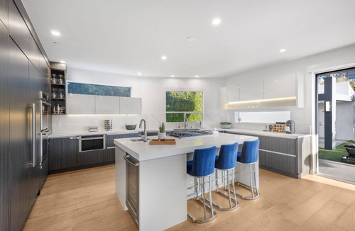 Carthay Circle House | Lindenhurst - Timeless Escape in West Hollywood with Pool