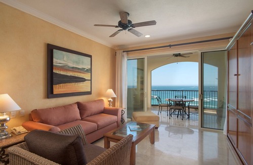 Cabo San Lucas Resort | Located on the pristine medano beach
