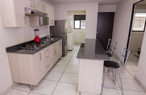 La Perla Apartment | Lodging centrally located near H.Civil, CUCS, IMSS