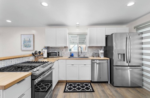 National City House | Looking for a cozy private house?