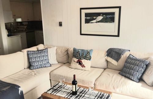 Bromley Mountain Condo | Lovely 2-bedroom condo in Bromley Village perfect for a relaxing getaway