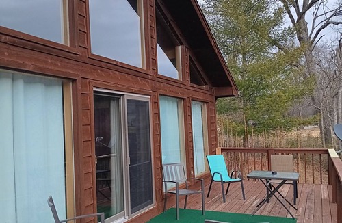 Flippin House | LOWEST FALL RATES ON THE WHITE RIVER! AMAZING FLY & SPIN FISHING IN BACKYARD!