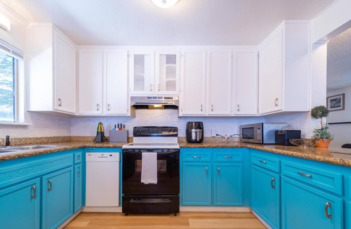 Country Club Estates House | Luna Lodge - 4BR, 2BA Close to Hike, Bike Trails