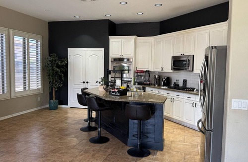 Mesa House | Luxe Retreat- Private Pool -BBQ- Peaceful Retreat- Comfort-Relax-Prime Location