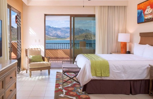 Loreto Apartment | Luxury 3BR Penthouse in Loreto – Golf, Ocean Views & Ultimate Comfort