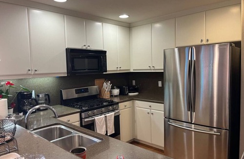 Palo Alto House | Luxury 3BR3BA Retreat Near Stanford Meta Gooogle