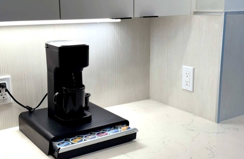 Lyon Street Apartment | Luxury Apartment 10 Min to Disneyland | Pool & Gym