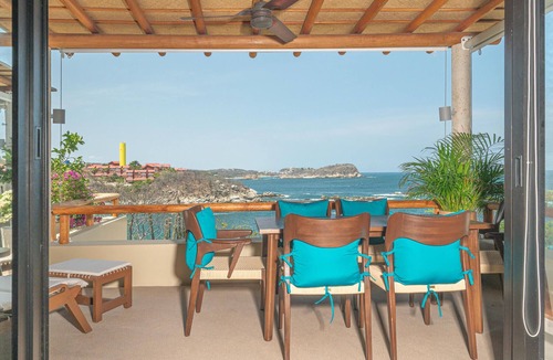 Santa Maria Huatulco Apartment | Luxury apartment with ocean view, beach access and high speed WIFI