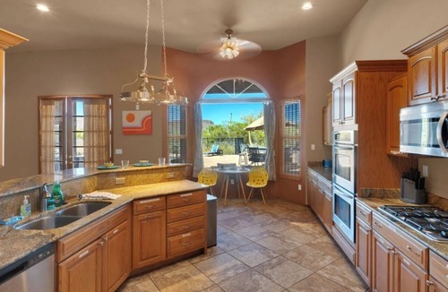 Picture Rocks House | Luxury Desert Retreat w/Pool, Hot Tub & Stunning Views - private 5+ acres