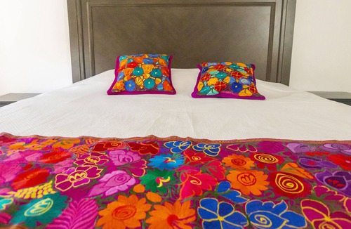 Merida House | Luxury Home-Merida 4&4w/privatepool,12 guests, close to everything