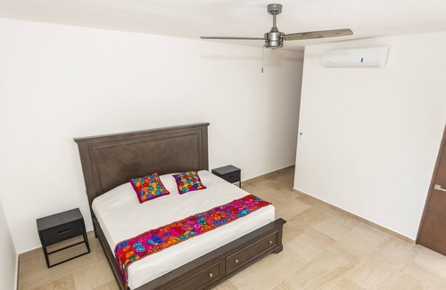 Merida House | Luxury Home-Merida 4&4w/privatepool,12 guests, close to everything