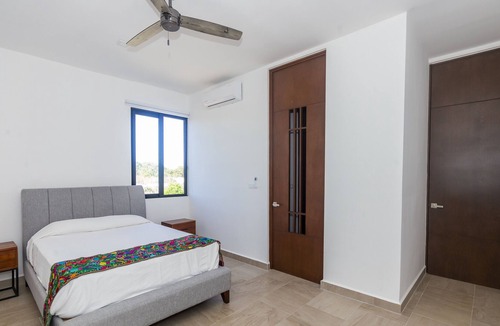 Merida House | Luxury Home-Merida 4&4w/privatepool,12 guests, close to everything