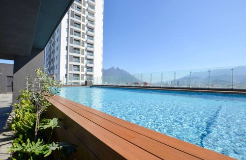 Monterrey Centro Apartment | ¡Luxury in Santa Lucía! Wifi, Gym & Pool 6 guests