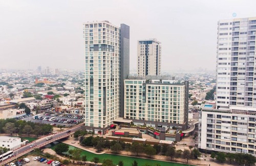 Monterrey Centro Apartment | ¡Luxury in Santa Lucía! Wifi, Gym & Pool 6 guests